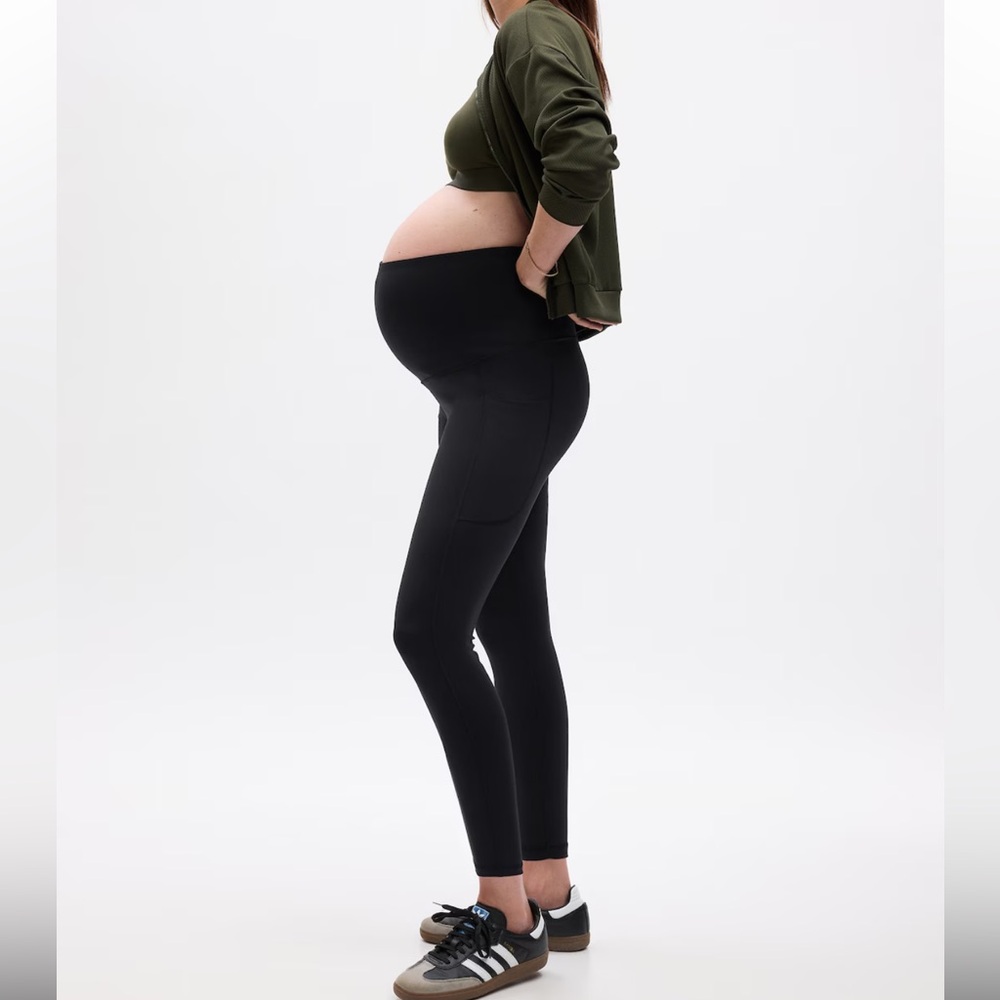 Gap blackout technology full panel maternity leggings